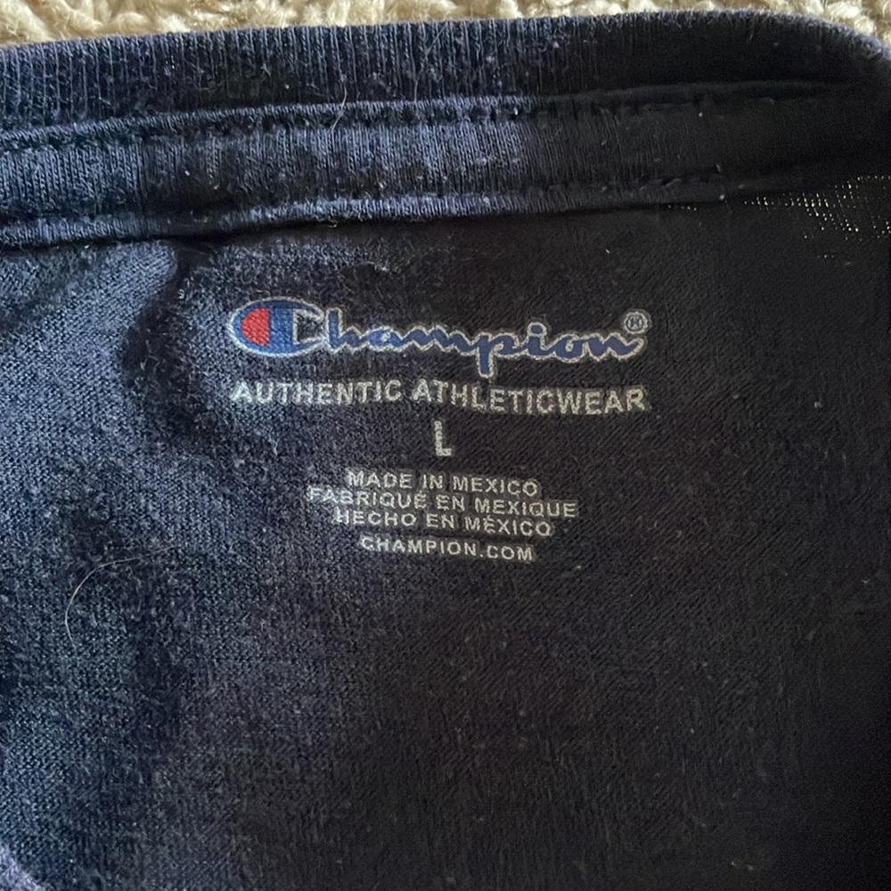 Champion outfit - Picture 8 of 8